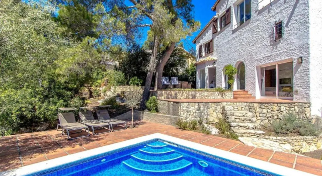 Вилла Catalunya Casas Majestic Villa and Views , 30km to Barcelona