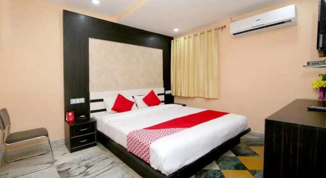 OYO 24339 Hotel Vega