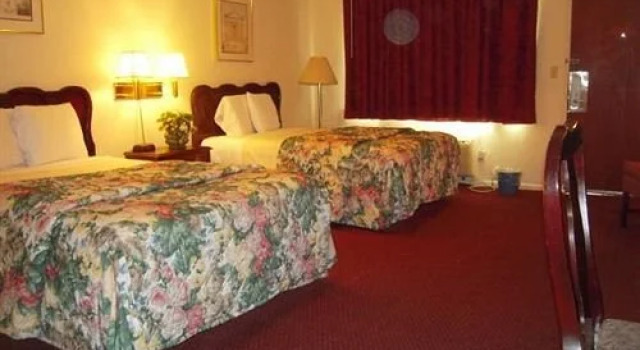 Cocca's Inn & Suites Route 7 Latham, Prenota Hotel Colonie Hudson Valley