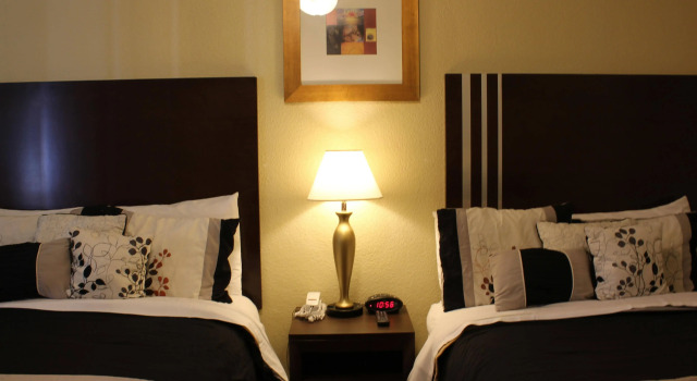 Lombard Plaza Motel, Забронировать Мотель Отели Сан-Франциско с парковкой, рядом с Mary Ellen Pleasant Memorial, Парковка