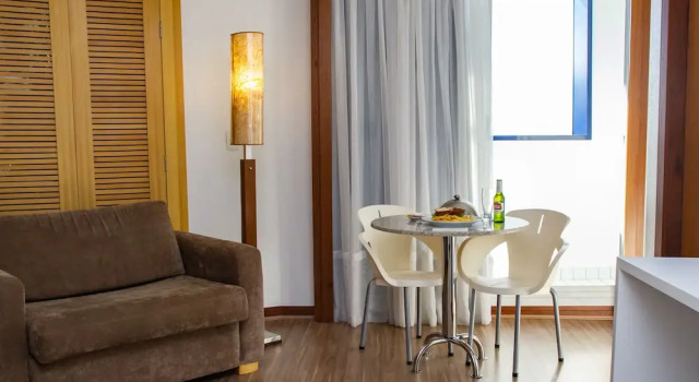 Номер Deluxe Bristol Brasil 500 Curitiba Batel