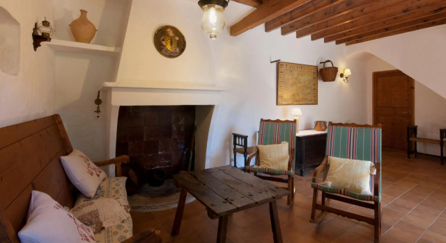 Hort Den Gelos in Pollensa / Pollença, Book Hotel Campanet 