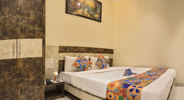 Hotel Embassy Grand