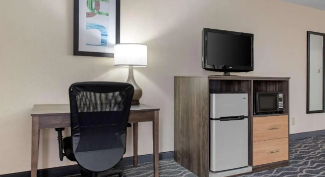 Номер Standard Quality Inn & Suites Lafayette I-65