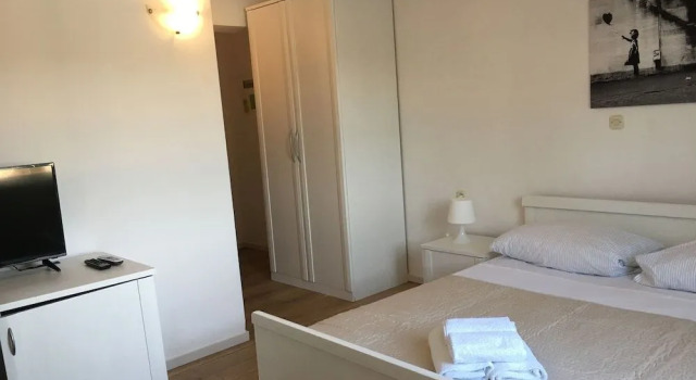 Olife Guesthouse, Rezerwuj Hotel Hotele w Split-Dalmatia County z parkingiem, Parking