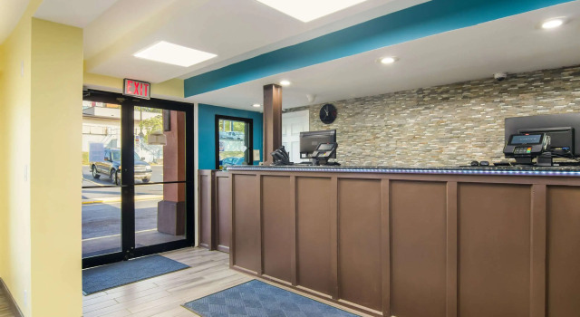 Days Inn Monroeville Pittsburgh, Boek Mini-hotel Hotels in Monroeville met parkeren, Parkeren
