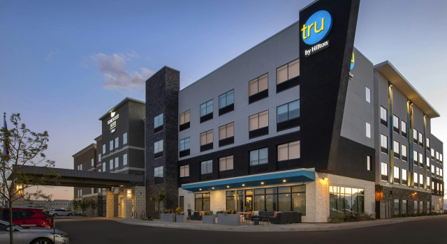 Tru by Hilton Denver Airport Tower Road