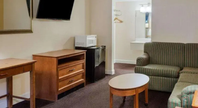 Номер Standard Rodeway Inn Colonial Heights I-95