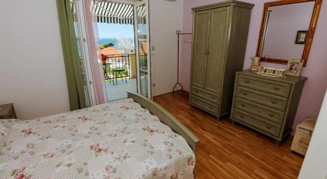 Villa Ana, Prenota Villa Hotel a Isole Quarnerine con parcheggio, Parcheggio