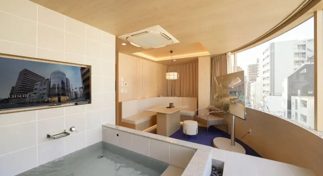 Семейный люкс с видом на город UH Suite Namba Station The Spa