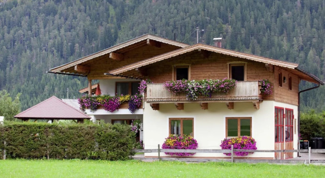 Апартаменты Alluring Apartment with Swimming Pool in Waidring Tyrol