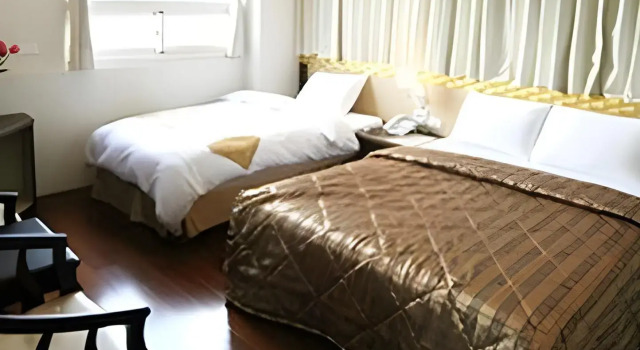 Ri Yue Hu Pan Hotel