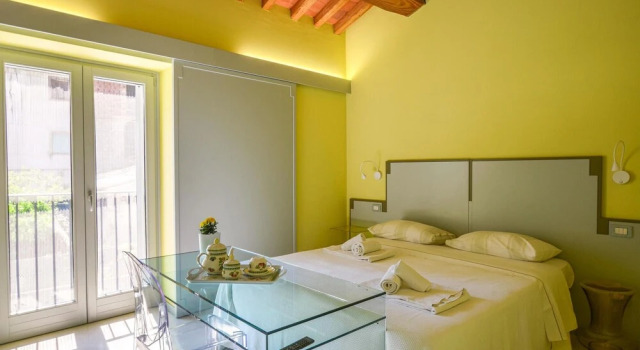 Amazing Home in Capannori With Outdoor Swimming Pool, Wifi and 5 Bedrooms, Prenota Hotel Hotel a Capannori con piscina, Piscina