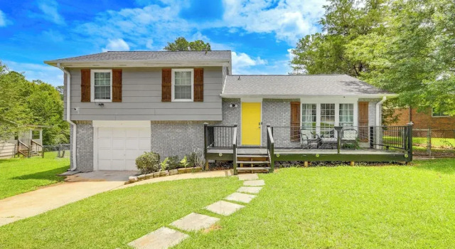 Коттедж 18 Mi to Dtwn Atlanta: Pet-friendly Home w/ Yard!