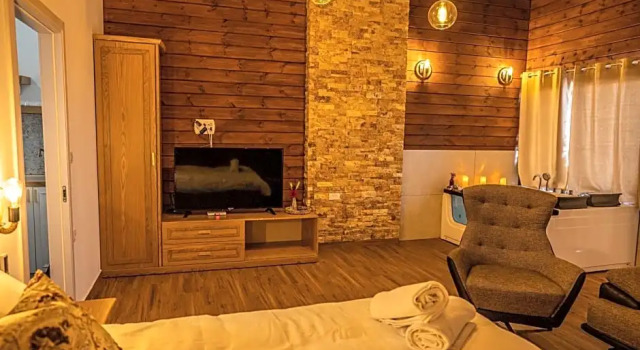 ארואד סוויטס Arwad suites, Забронировать Отель Мадждаль Шамс Голанские высоты