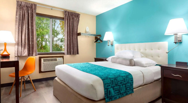 Двухместный номер Standard Howard Johnson by Wyndham Waterloo/Cedar Falls