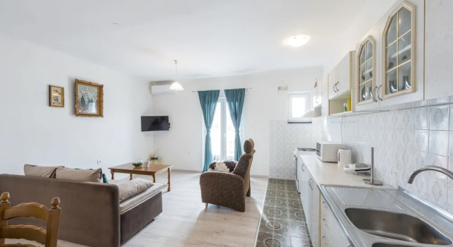 Nostromo Guesthouse
