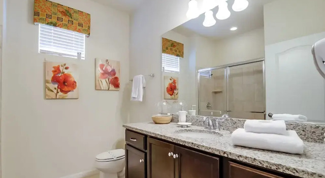 Вилла с видом на озеро 9 Bed 6 Ba Villa with Games, Pool & Spa