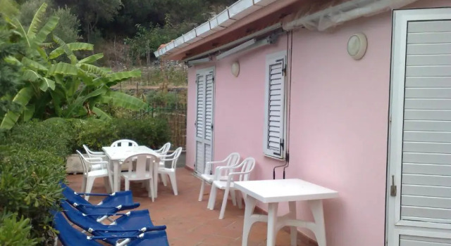 Villa Giuliana, Book Villa Sommerhuse i Cilento, Hytte