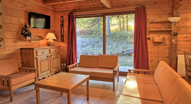 CASA Les Heureux Magnifique CHALET 6 chambres à RISOUL, Забронировать Шале Виллы Ризуль, Вилла