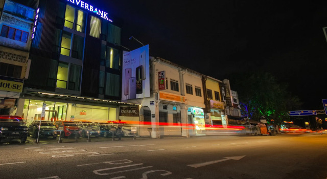 The Riverbank Hotel