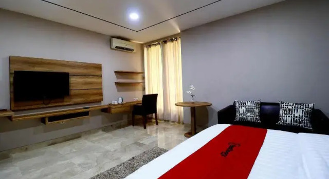 Люкс Standard RedDoorz Premium near RS Pondok Indah