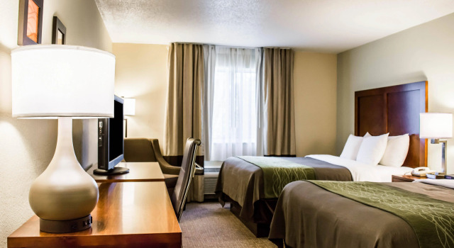 Comfort Inn Fort Myers Northeast, Забронировать Отель Форт-Майерс Fort Myers Area, рядом с Manatee World