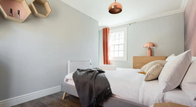 The Historic Gem - Sleek & Central 3BDR Maisonette