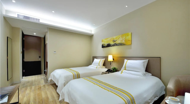 Homeinn Plus Hotel (Shenyang Railway Station East Square Subway Station), Rezerwuj Hotel Shenhe Shenyang