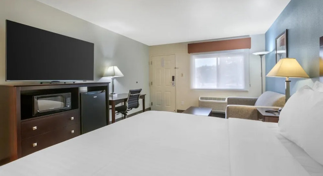 Двухместный номер Standard с балконом Best Western Copper Hills Inn