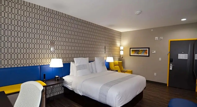 Двухместный люкс GLō Best Western Enid OK Downtown - Convention Center Hotel