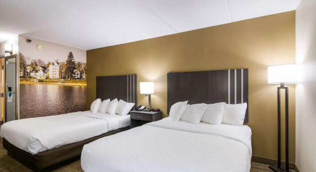 Четырёхместный номер Standard Clarion Pointe Jamestown - Falconer
