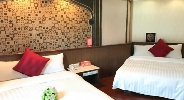 Четырёхместный номер Standard Fu Chang Hotel