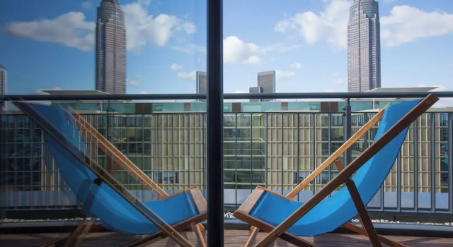 Номер Standard с балконом Motel One Frankfurt-Messe