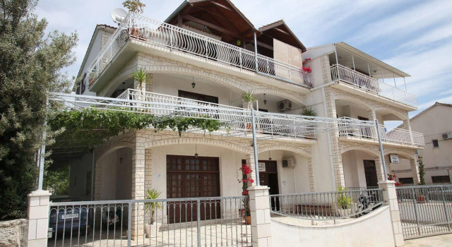 Apartments Hrabar, Забронировать Апартаменты/квартира Трогир 