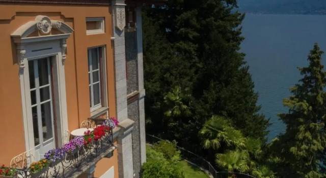 Villa Selva Luxury Lakeview Apartment