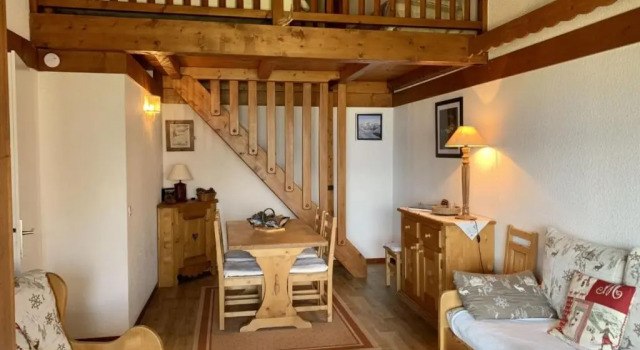 Beautiful apartment with BALCONY and GREAT view !, Prenota Appartamento Hotel a Alvernia con parcheggio, Parcheggio