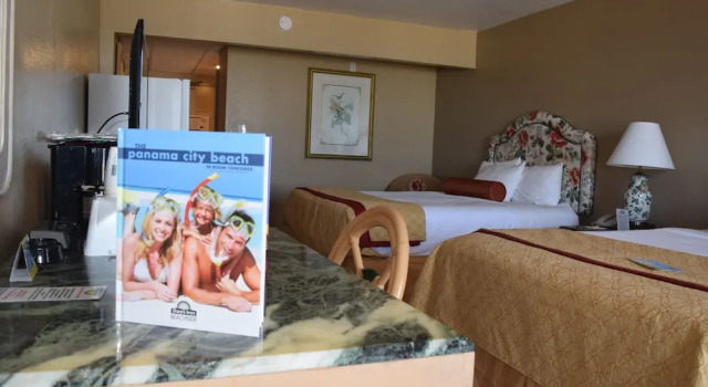 Люкс Days Inn by Wyndham Panama City Beach Beachfront Resort