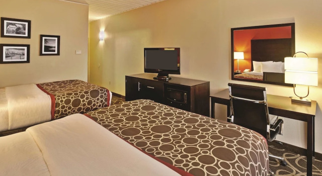 Четырёхместный номер Standard La Quinta Inn & Suites by Wyndham Elkview - Charleston NE