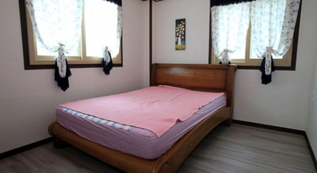Anseong Supsok Village Pension(안성 숲속빌리지펜션)