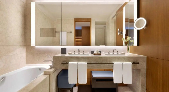 Двухместный люкс Executive с видом на море Kerry Hotel Hong Kong by Shangri-la