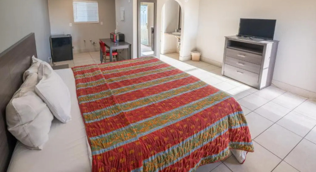Номер Standard Motel 7 By OYO Near Phoenix Airport