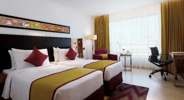 Двухместный номер Superior с видом на озеро Mercure Hyderabad KCP Banjara Hills, An Accor Hotel