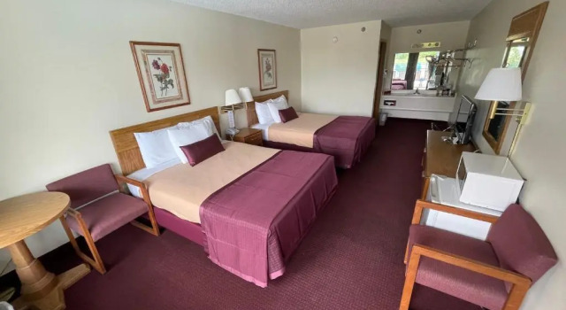 Четырёхместный номер Standard Цокольный этаж Ozark Valley Lodge