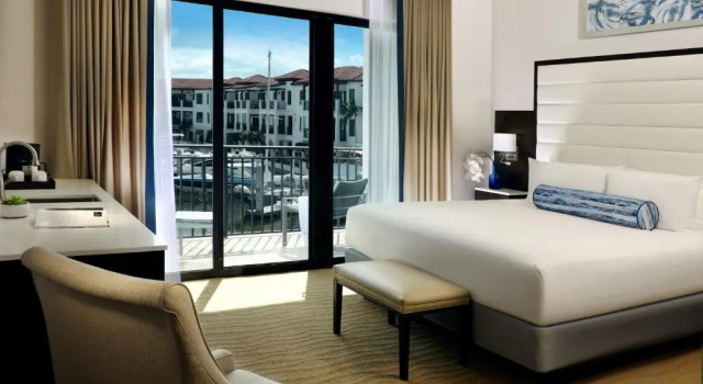 Номер Superior с видом на гавань Naples Bay Resort and Marina
