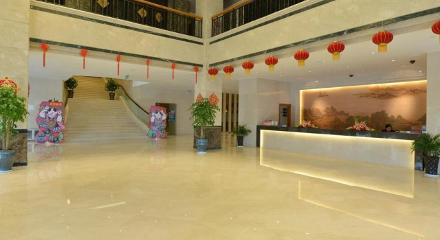 Long Teng, Rezerwuj Hotel Hotele w Kunming z parkingiem, Parking