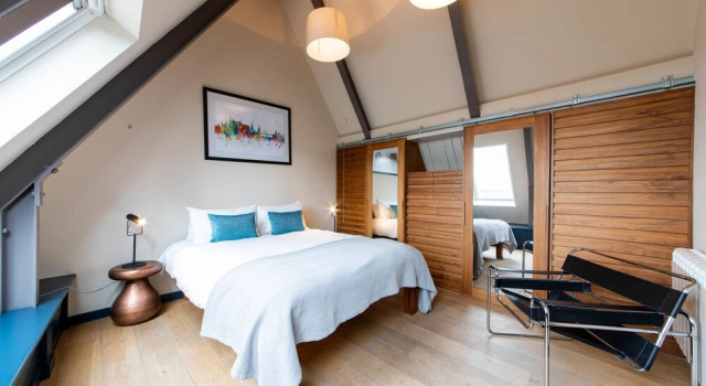 The Attic Flat, Забронировать Апартаменты/квартира Старый город Эдинбург, рядом с Национальный музей Шотландии