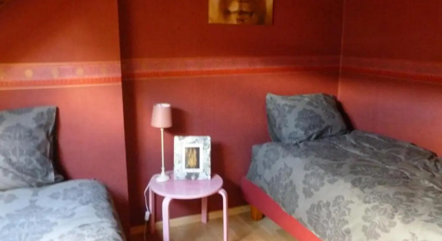 Close to centre, 3 rooms, 2 bathr & wc, free parking & wifi, spacious living area & kitchen, Забронировать Отель Отели в центре Ассебрук, в центре
