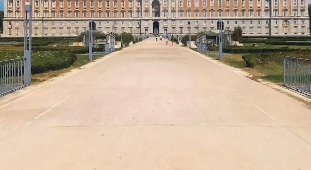 home Joséphine, a due passi dalla Reggia, Buchen Sie Bed & Breakfast Caserta Kampanien