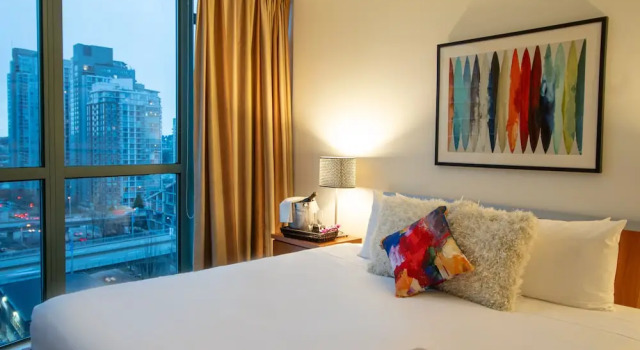 Executive Extended Stay, Забронировать Отель Отели Ванкувера с парковкой, рядом с Торговый центр Остров Гранвиль, Парковка